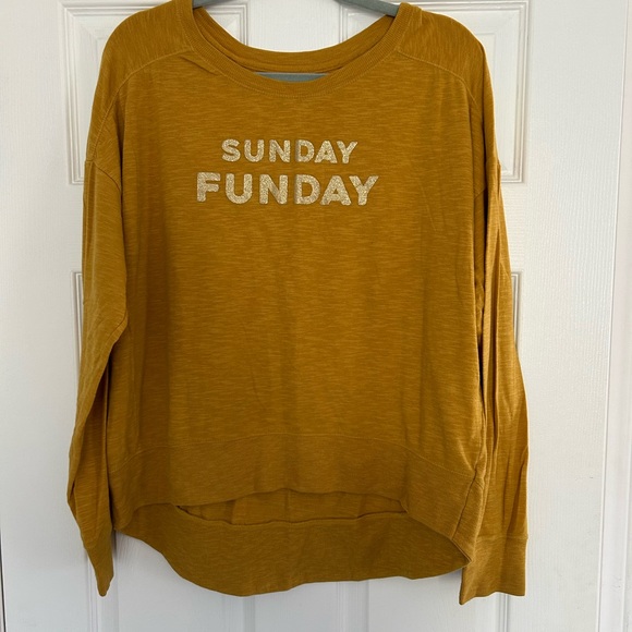 Secret Treasures Tops - Secret Treasures lounge shirt